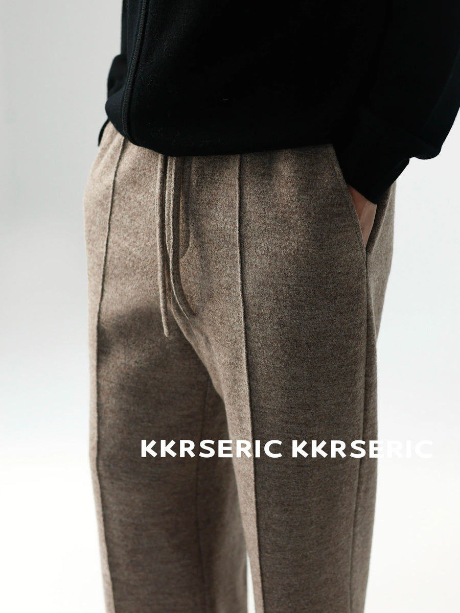 Effortless Minimalist Pants in Wool